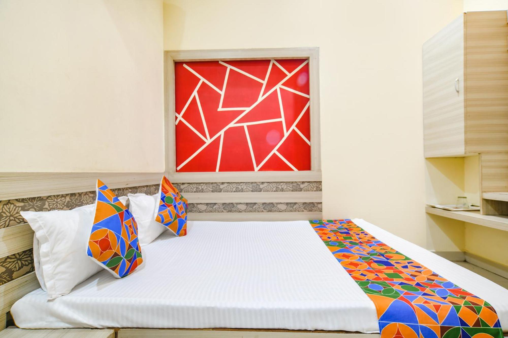 Fabexpress Blue Star Hotel Ujjain Exterior foto