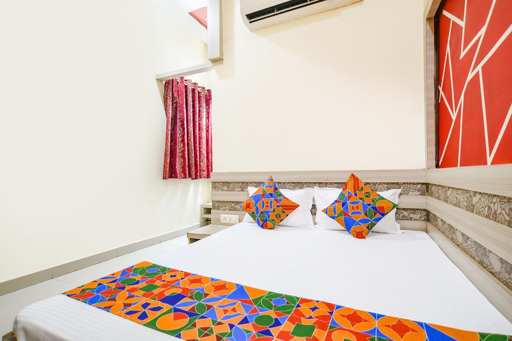 Fabexpress Blue Star Hotel Ujjain Exterior foto