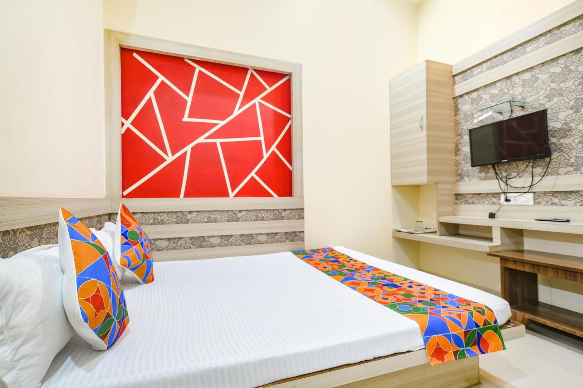 Fabexpress Blue Star Hotel Ujjain Exterior foto