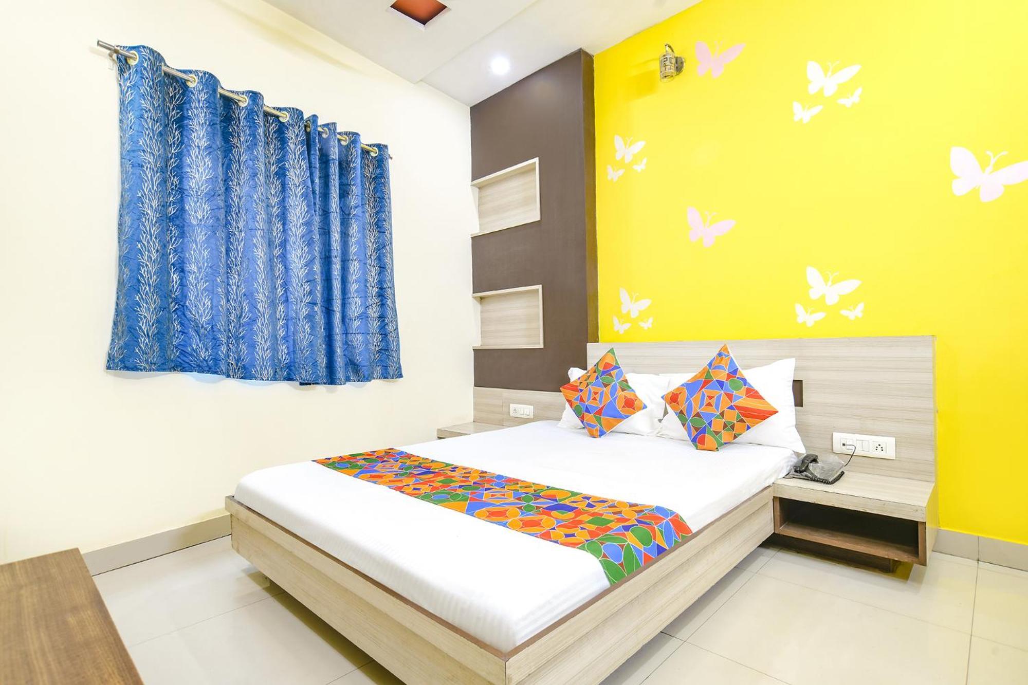 Fabexpress Blue Star Hotel Ujjain Exterior foto
