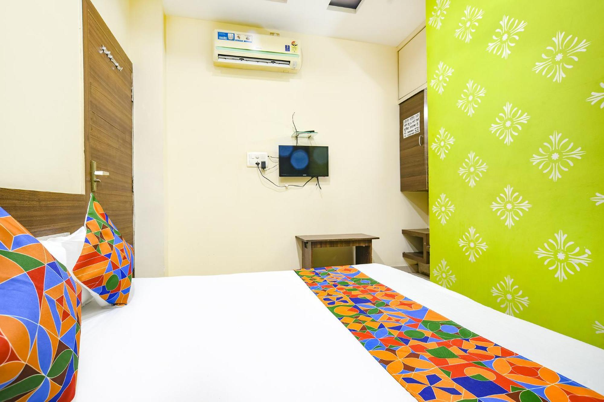 Fabexpress Blue Star Hotel Ujjain Exterior foto