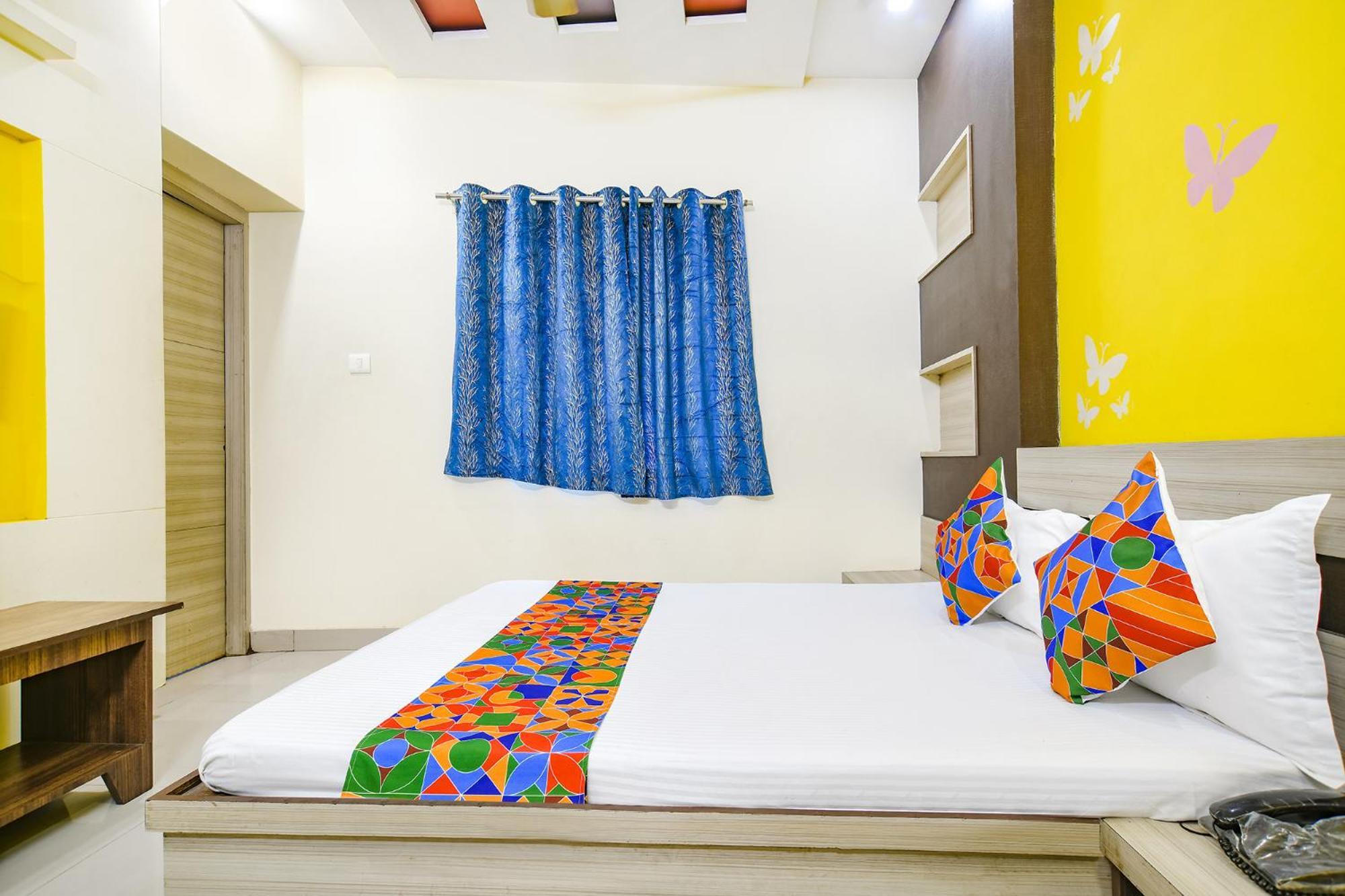 Fabexpress Blue Star Hotel Ujjain Exterior foto