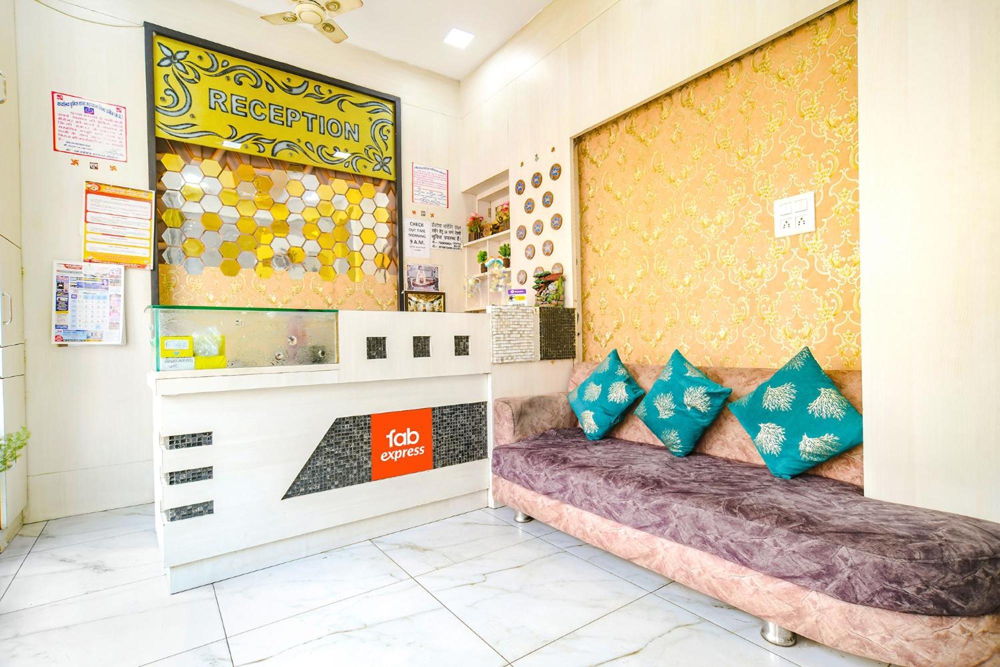 Fabexpress Blue Star Hotel Ujjain Exterior foto